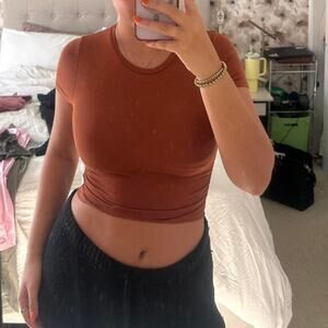Orange antistar rouched crop top